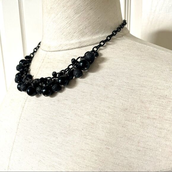 NY collection black beaded cluster necklace - Picture 5 of 9